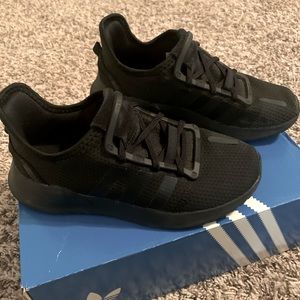 Boys Adidas Shoes 3Y